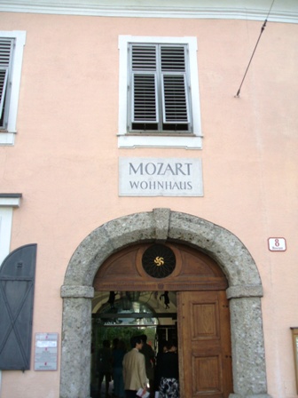 MozartWohnHaus02S.jpg