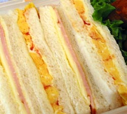 サンドイッチ（ハム・たまご）